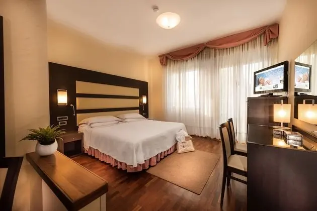 Comfort Tek Büyük veya İki Ayrı Yataklı Oda