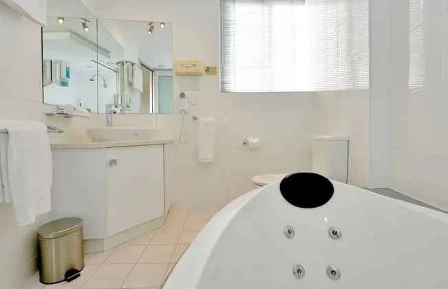 Premium Süit, Jakuzili