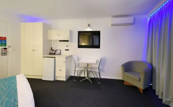 Premium Süit, Jakuzili