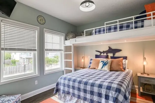 Ev (Atlantic Vista Beach House)