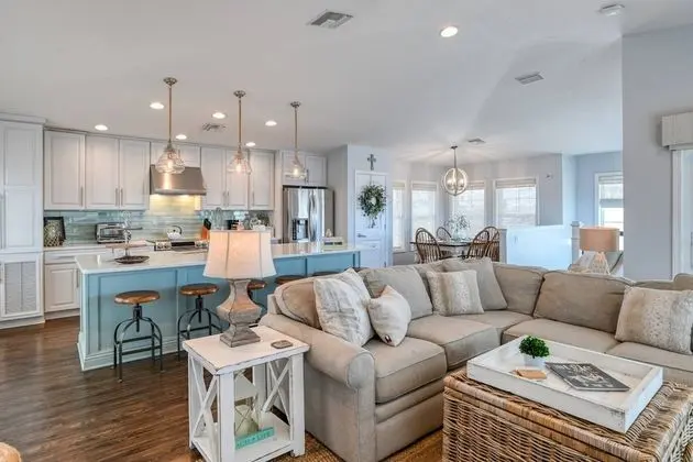 Ev (Atlantic Vista Beach House)