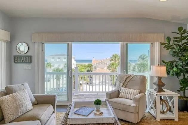 Ev (Atlantic Vista Beach House)