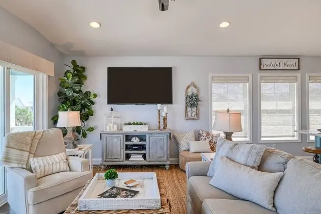 Ev (Atlantic Vista Beach House)