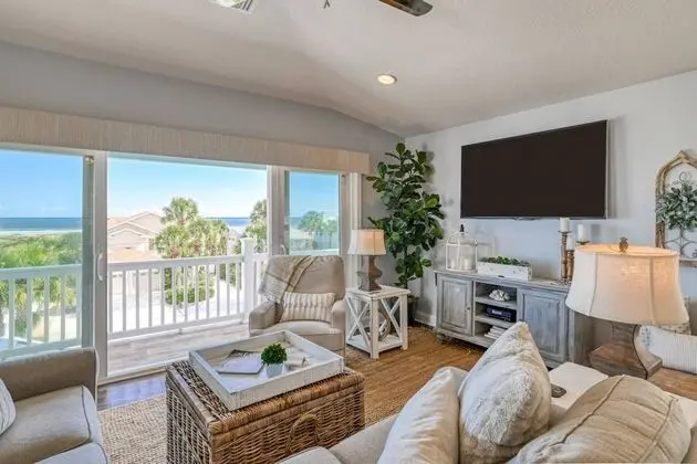 Ev (Atlantic Vista Beach House)