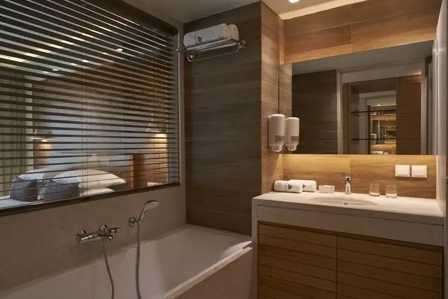 Tek Büyük Yataklı Oda (Premium Swim Up)