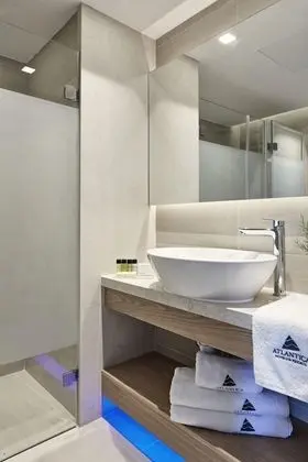 Tek Büyük Yataklı Oda, Dağ Manzaralı