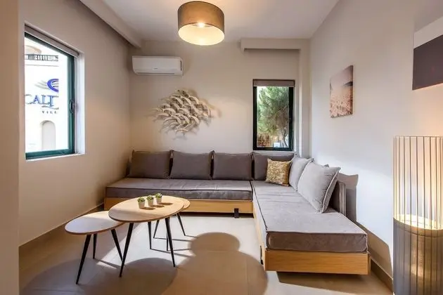 One Bedroom Apartment Side Sea View
