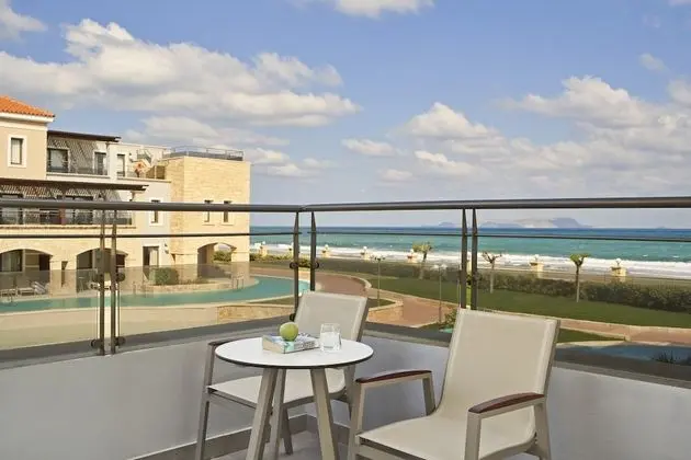 Tek Büyük veya İki Ayrı Yataklı Oda, Deniz Manzaralı