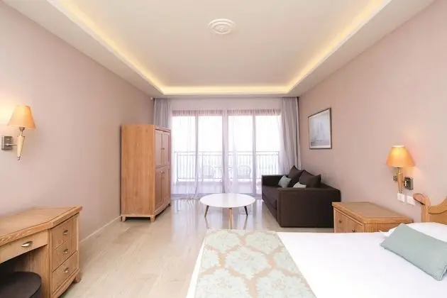 Double/Twin Room Inland View