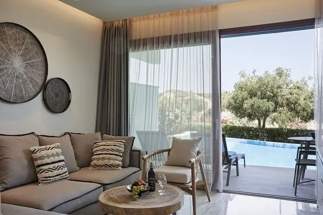 Junior Suite Swim up Inland View