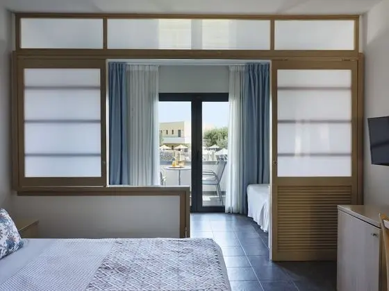 Family Room with Sliding Door Sea View