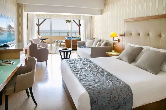 Deluxe Terrace Suite Sea View with Outdoor Whirlpool