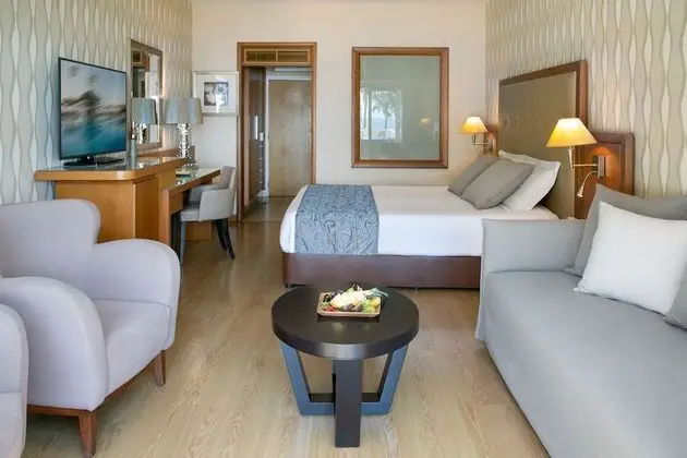 Deluxe Terrace Suite Sea View with Outdoor Whirlpool