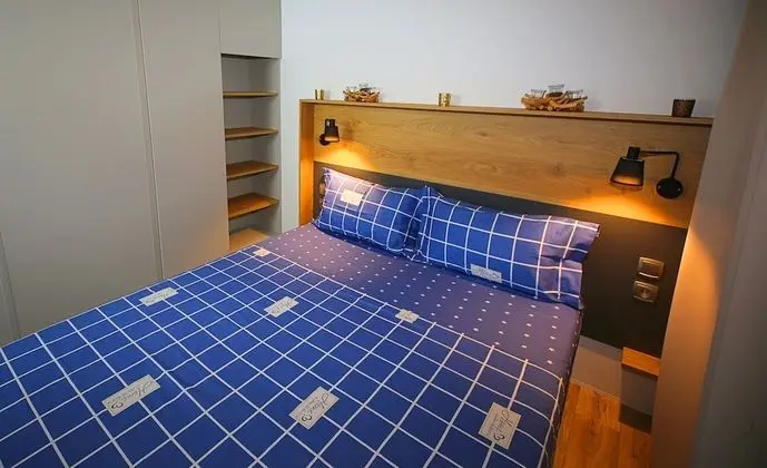 Karavan, Havuz Manzaralı