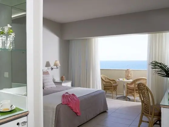Double / Twin Room Sea View