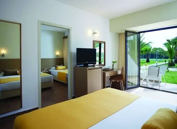 Family Room (Inland view)