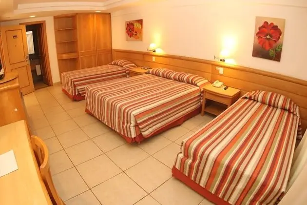 Deluxe Quadruple Room Frente Jardim