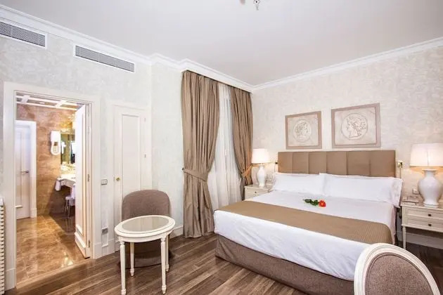 Deluxe Tek Büyük veya İki Ayrı Yataklı Oda