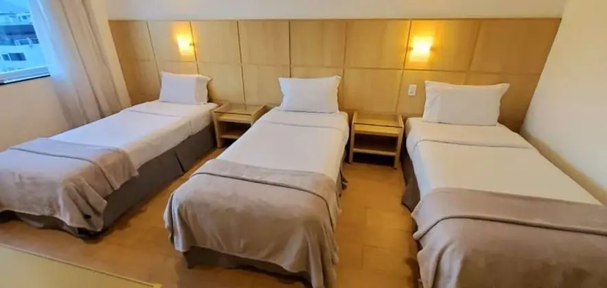 Üç Kişilik Oda, Şehir Manzaralı