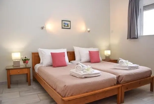 Standard Dört Kişilik Oda, Bahçe Manzaralı