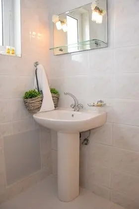 Standard Tek Büyük Yataklı Oda, Kısmi Deniz Manzaralı