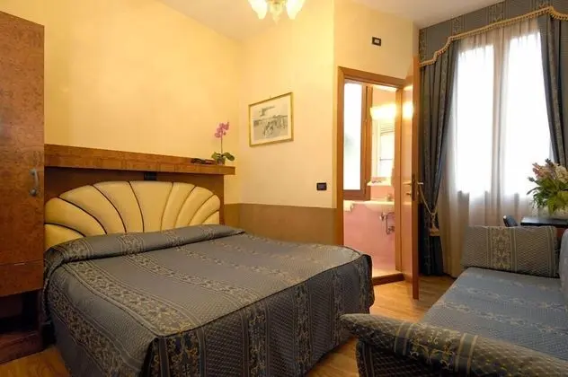 Basic Tek Büyük Yataklı Oda, 1 Büyük (Queen) Boy Yatak, Özel Banyo