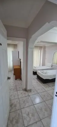 Havuz ve Bahçe Manzaralı 4 Kişilik Oda (İki Bölümlü)