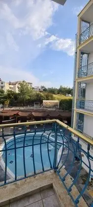 Havuz ve Bahçe Manzaralı 2 Kişilik Oda