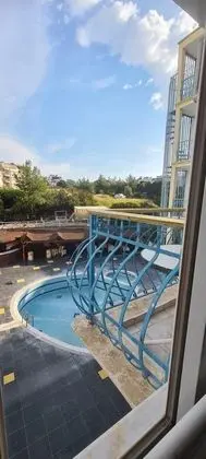 Havuz ve Bahçe Manzaralı 2 Kişilik Oda