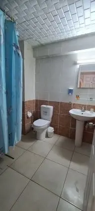 Havuz ve Bahçe Manzaralı 3 Kişilik Oda ( Tek Bölümlü)