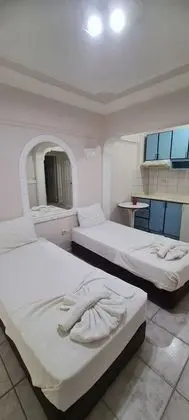 Manzarasız 4 Kişilik Oda (İki Bölümlü)