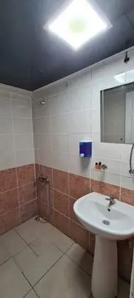 Manzarasız 4 Kişilik Oda (İki Bölümlü)