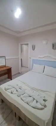 Manzarasız 4 Kişilik Oda (İki Bölümlü)