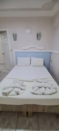 Manzarasız 4 Kişilik Oda (İki Bölümlü)