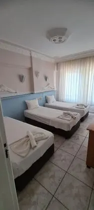 Şehir Manzaralı 5 Kişilik Oda