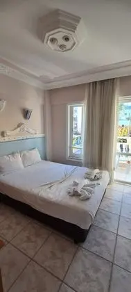Şehir Manzaralı 5 Kişilik Oda