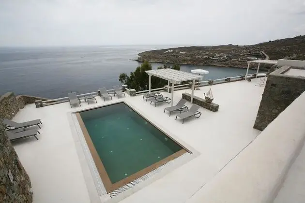 Villa (Melaina)