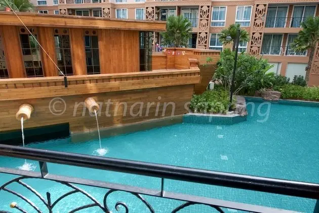 Suite with submarine view