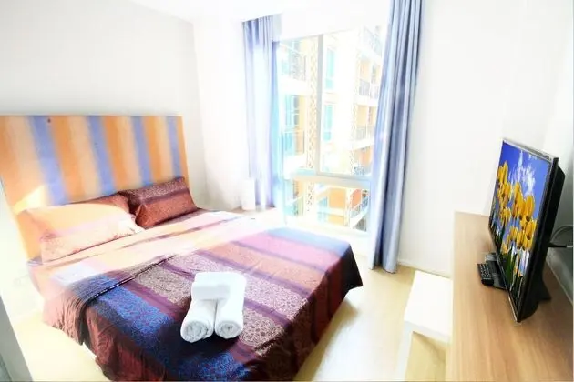 2 Bedrooms Family Suite with Kitchen, Pool View