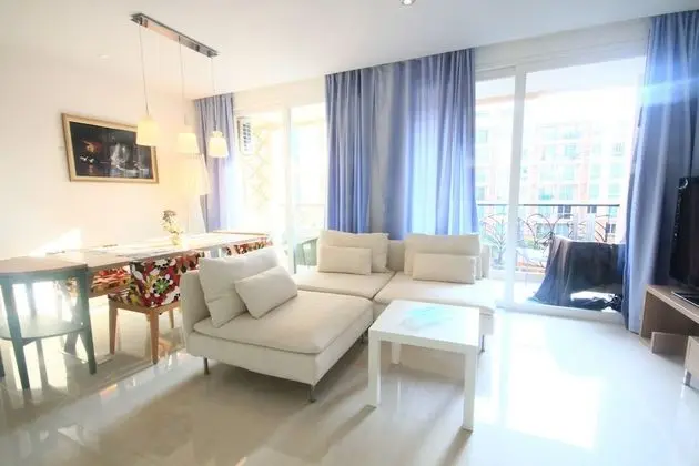 2 Bedrooms Family Suite with Kitchen, Pool View