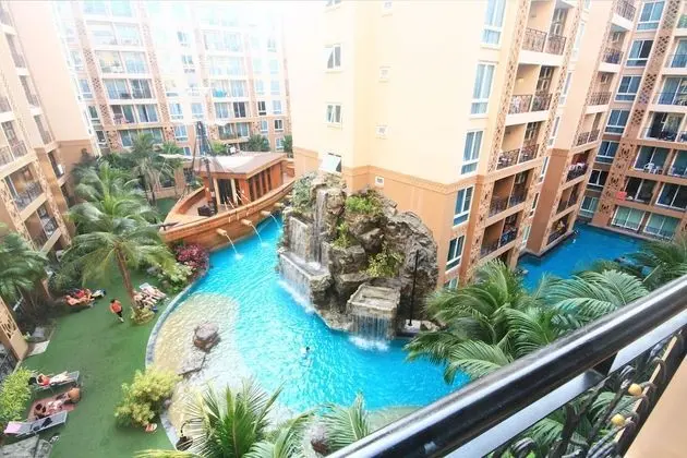2 Bedrooms Family Suite with Kitchen, Pool View