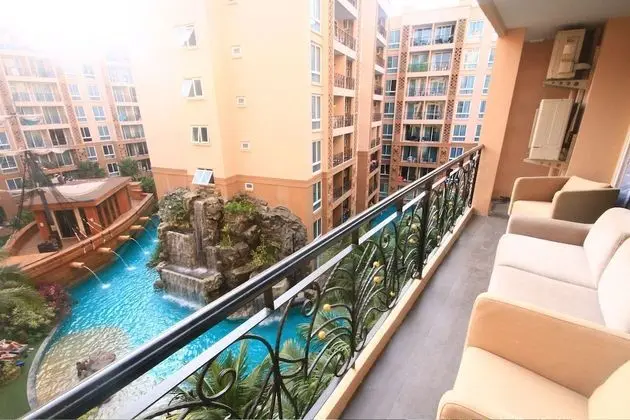 2 Bedrooms Family Suite with Kitchen, Pool View