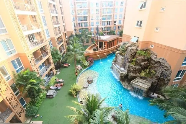 2 Bedrooms Family Suite with Kitchen, Pool View