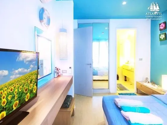 Family Suite with Sofa Bed, Pool View
