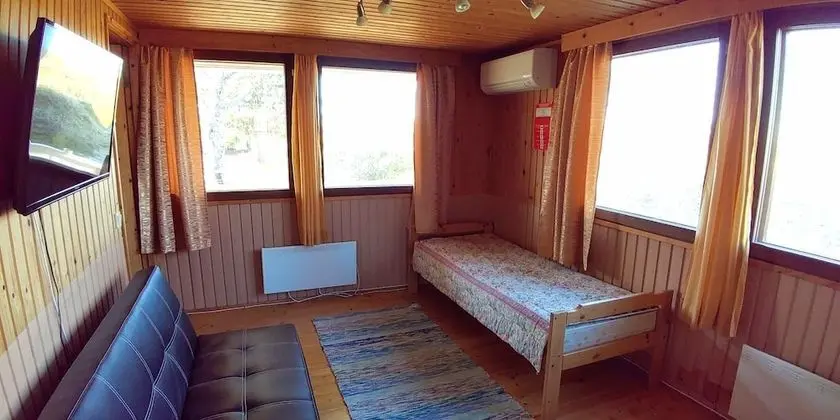 Basic Dağ Evi, Birden Çok Yatak, Sigara İçilmez