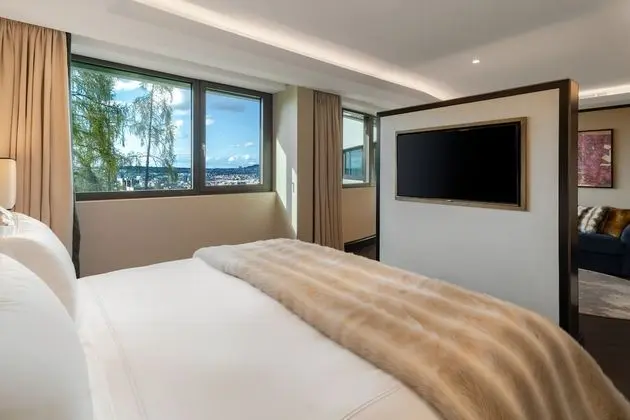 Generous Room