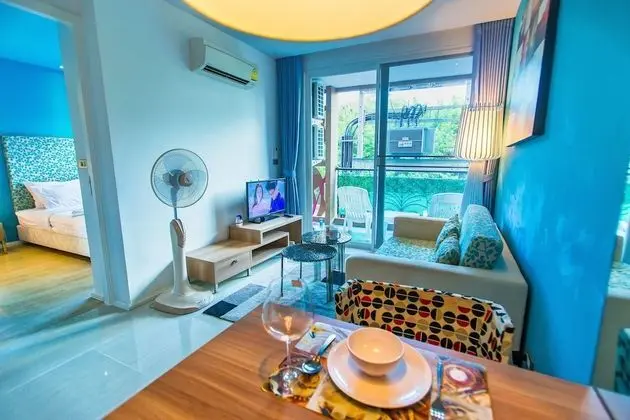 Deluxe Double Room with Street View