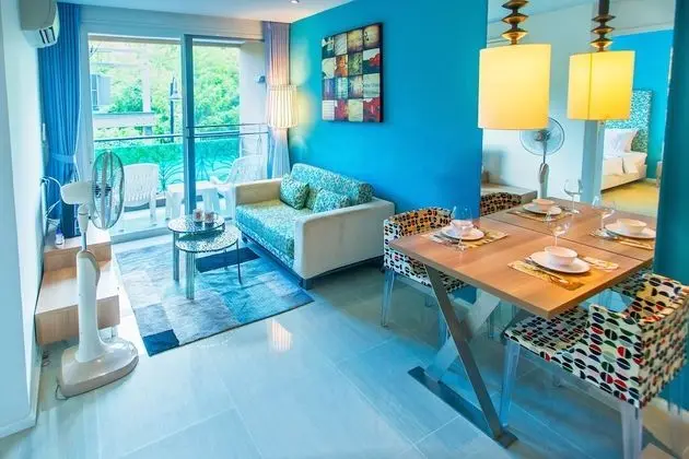 Deluxe Double Room with Street View