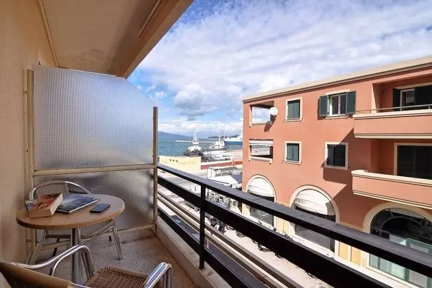 Tek Kişilik Oda, Balkon, Kısmi Deniz Manzaralı