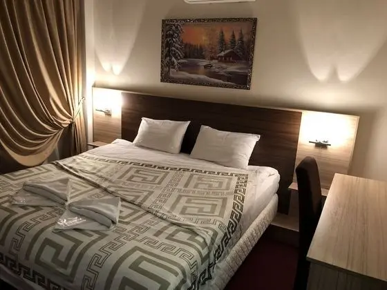 Standard Tek Büyük Yataklı Oda